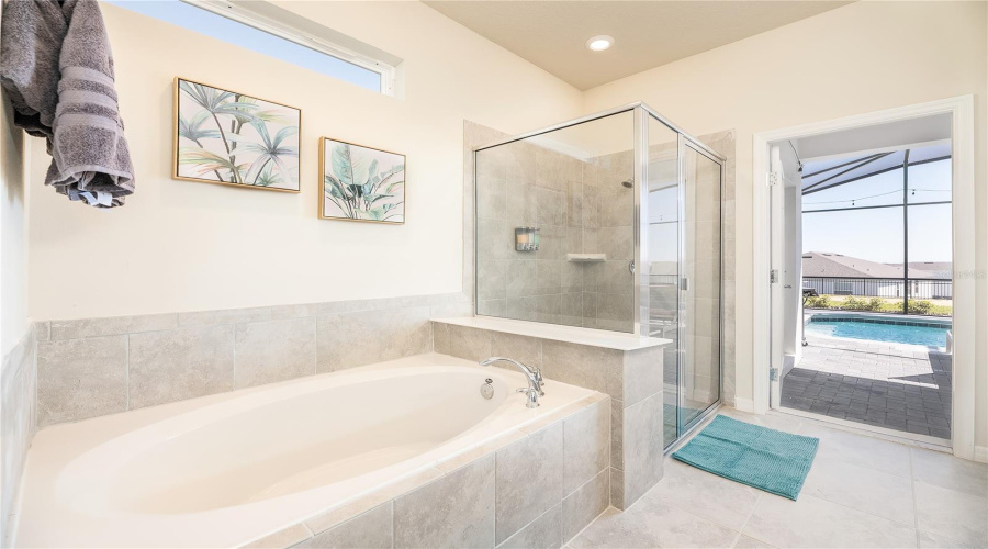 DAVENPORT, Florida 33897, 7 Bedrooms Bedrooms, ,5 BathroomsBathrooms,Residential,For Sale,LANA,0,MFRS5141140