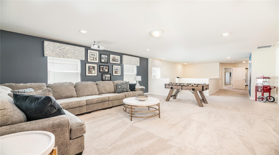 DAVENPORT, Florida 33897, 7 Bedrooms Bedrooms, ,5 BathroomsBathrooms,Residential,For Sale,LANA,0,MFRS5141140