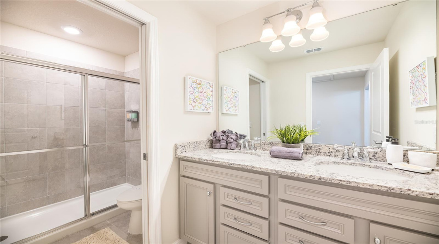 DAVENPORT, Florida 33897, 7 Bedrooms Bedrooms, ,5 BathroomsBathrooms,Residential,For Sale,LANA,0,MFRS5141140