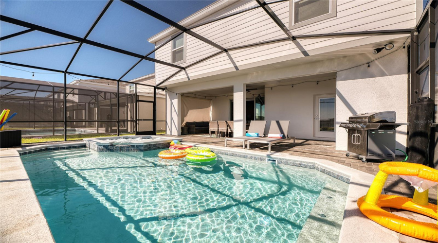 DAVENPORT, Florida 33897, 7 Bedrooms Bedrooms, ,5 BathroomsBathrooms,Residential,For Sale,LANA,0,MFRS5141140