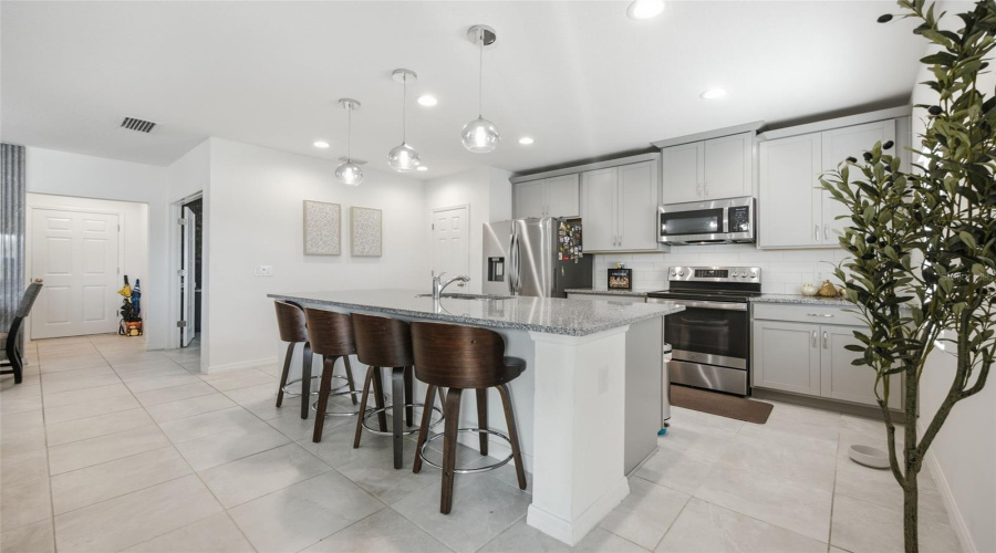 KISSIMMEE, Florida 34746, 4 Bedrooms Bedrooms, ,2 BathroomsBathrooms,Residential,For Sale,WOODMONT,0,MFRA4702424