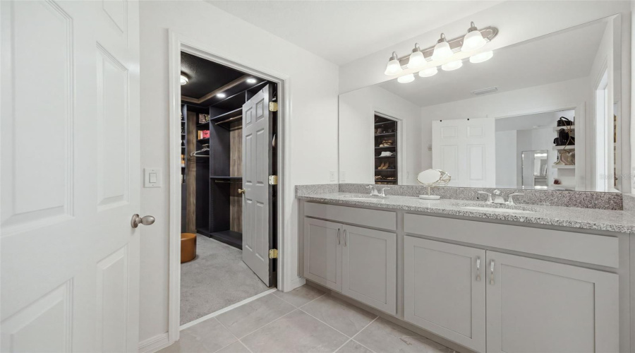 KISSIMMEE, Florida 34746, 4 Bedrooms Bedrooms, ,2 BathroomsBathrooms,Residential,For Sale,WOODMONT,0,MFRA4702424