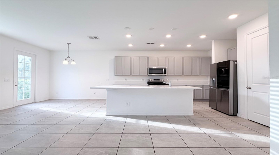 DAVENPORT, Florida 33896, 3 Bedrooms Bedrooms, ,2 BathroomsBathrooms,Residential,For Sale,DISCOVERY,0,MFRO6397625