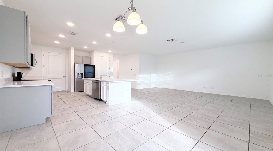 DAVENPORT, Florida 33896, 3 Bedrooms Bedrooms, ,2 BathroomsBathrooms,Residential,For Sale,DISCOVERY,0,MFRO6397625