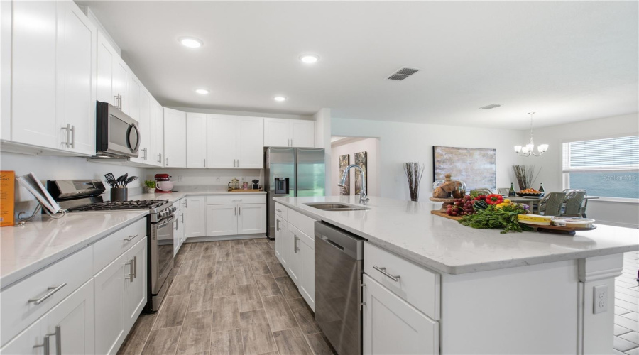 DAVENPORT, Florida 33837, 4 Bedrooms Bedrooms, ,3 BathroomsBathrooms,Residential,For Sale,OAK BLUFF,0,MFRO6424339