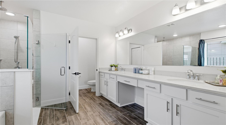 DAVENPORT, Florida 33837, 4 Bedrooms Bedrooms, ,3 BathroomsBathrooms,Residential,For Sale,OAK BLUFF,0,MFRO6424339