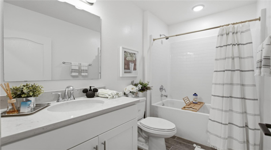 DAVENPORT, Florida 33837, 4 Bedrooms Bedrooms, ,3 BathroomsBathrooms,Residential,For Sale,OAK BLUFF,0,MFRO6424339