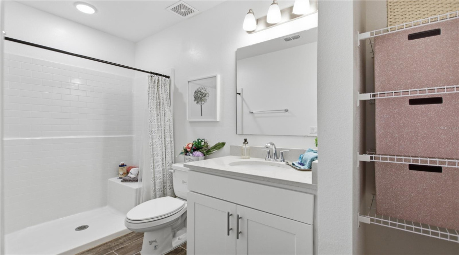 DAVENPORT, Florida 33837, 4 Bedrooms Bedrooms, ,3 BathroomsBathrooms,Residential,For Sale,OAK BLUFF,0,MFRO6424339