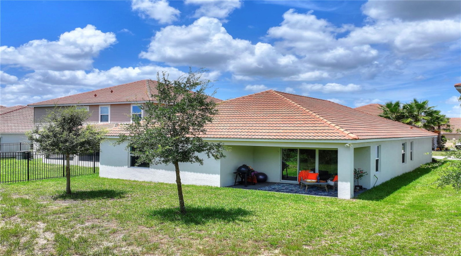 DAVENPORT, Florida 33837, 4 Bedrooms Bedrooms, ,3 BathroomsBathrooms,Residential,For Sale,OAK BLUFF,0,MFRO6424339