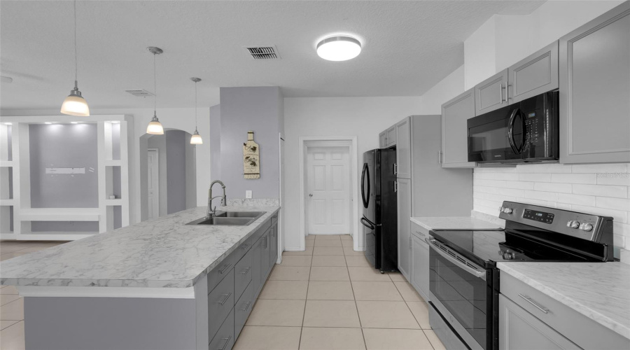 KISSIMMEE, Florida 34746, 3 Bedrooms Bedrooms, ,2 BathroomsBathrooms,Residential,For Sale,PARADISE COVE,0,MFRO6422655