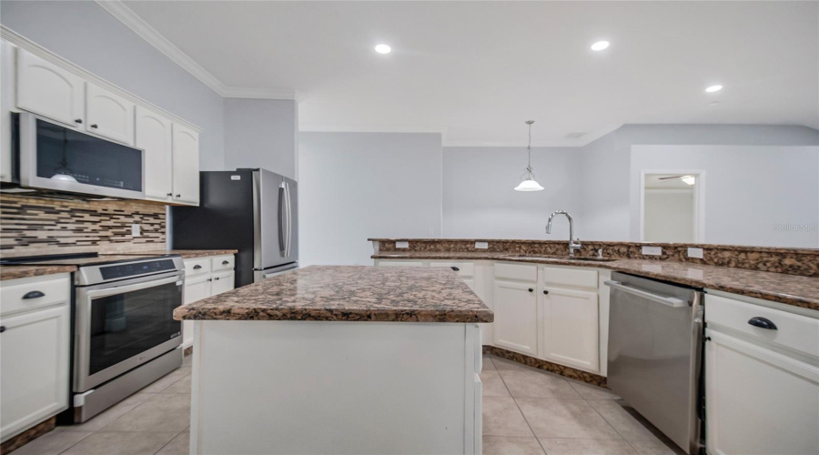 KISSIMMEE, Florida 34746, 4 Bedrooms Bedrooms, ,2 BathroomsBathrooms,Residential,For Sale,THE OAKS,0,MFRO6431874