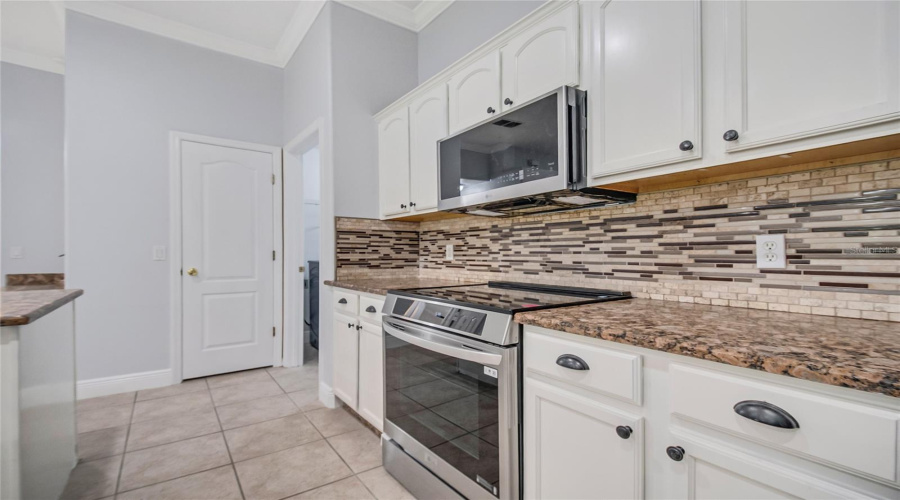 KISSIMMEE, Florida 34746, 4 Bedrooms Bedrooms, ,2 BathroomsBathrooms,Residential,For Sale,THE OAKS,0,MFRO6431874
