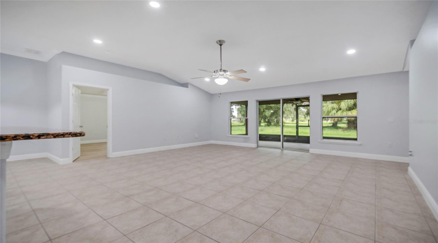 KISSIMMEE, Florida 34746, 4 Bedrooms Bedrooms, ,2 BathroomsBathrooms,Residential,For Sale,THE OAKS,0,MFRO6431874