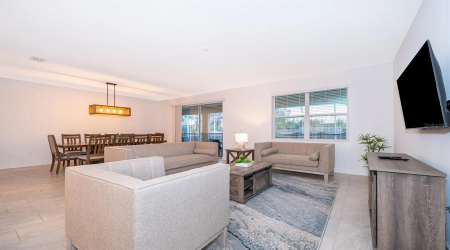 DAVENPORT, Florida 33896, 8 Bedrooms Bedrooms, ,5 BathroomsBathrooms,Residential,For Sale,SOMMERSET HILLS,0,MFRO6431652