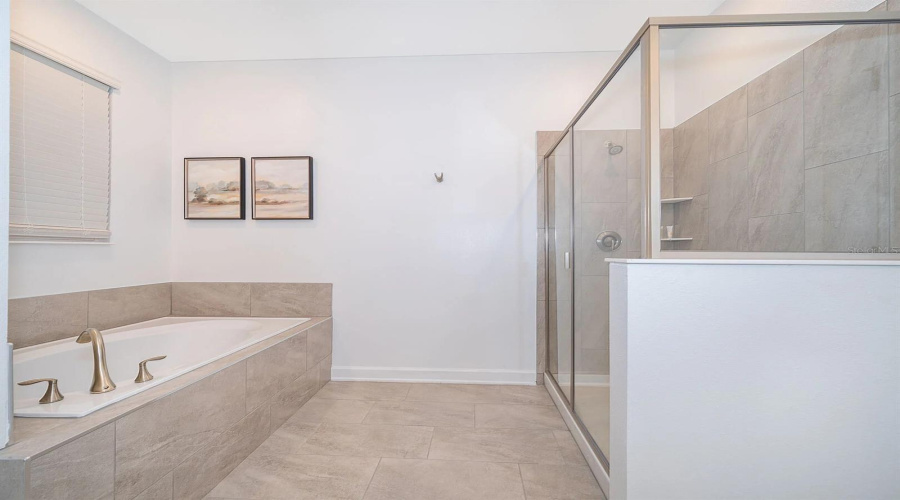 DAVENPORT, Florida 33896, 8 Bedrooms Bedrooms, ,5 BathroomsBathrooms,Residential,For Sale,SOMMERSET HILLS,0,MFRO6431652