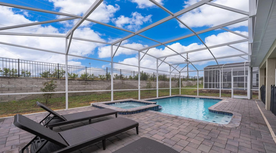 DAVENPORT, Florida 33896, 8 Bedrooms Bedrooms, ,5 BathroomsBathrooms,Residential,For Sale,SOMMERSET HILLS,0,MFRO6431652