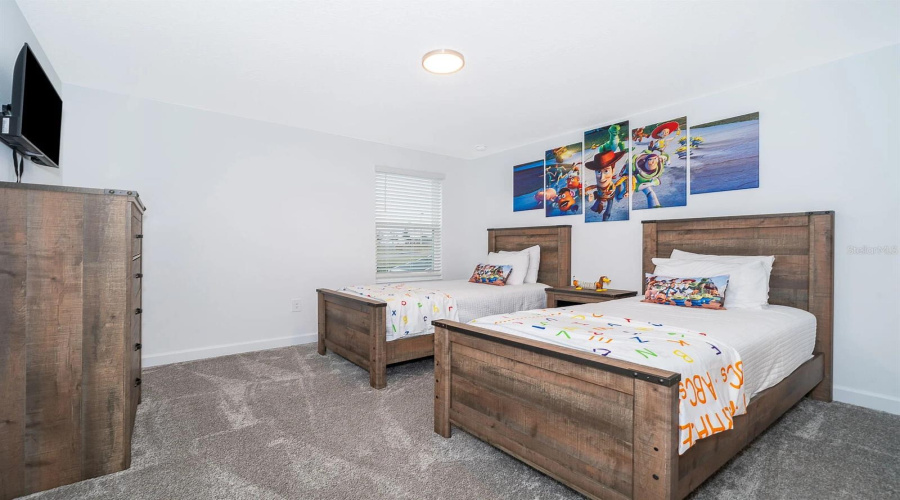DAVENPORT, Florida 33896, 8 Bedrooms Bedrooms, ,5 BathroomsBathrooms,Residential,For Sale,SOMMERSET HILLS,0,MFRO6431652