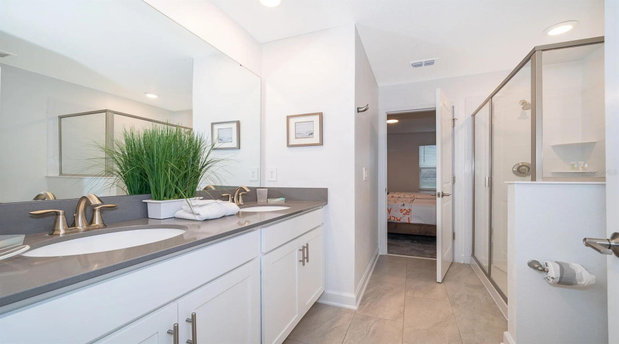 DAVENPORT, Florida 33896, 8 Bedrooms Bedrooms, ,5 BathroomsBathrooms,Residential,For Sale,SOMMERSET HILLS,0,MFRO6431652
