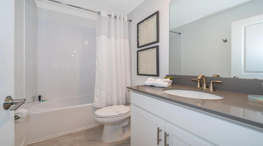 DAVENPORT, Florida 33896, 8 Bedrooms Bedrooms, ,5 BathroomsBathrooms,Residential,For Sale,SOMMERSET HILLS,0,MFRO6431652