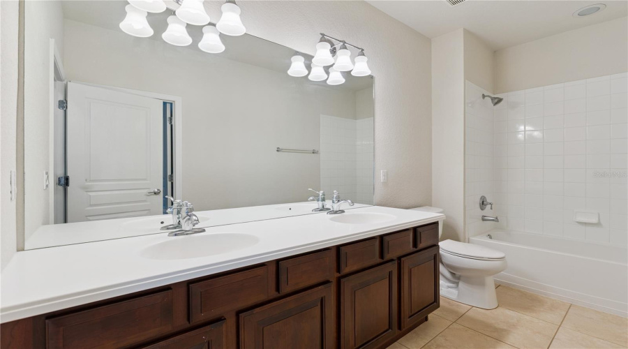 DAVENPORT, Florida 33896, 3 Bedrooms Bedrooms, ,2 BathroomsBathrooms,Residential,For Sale,MILLEDGE,0,MFRO6431689