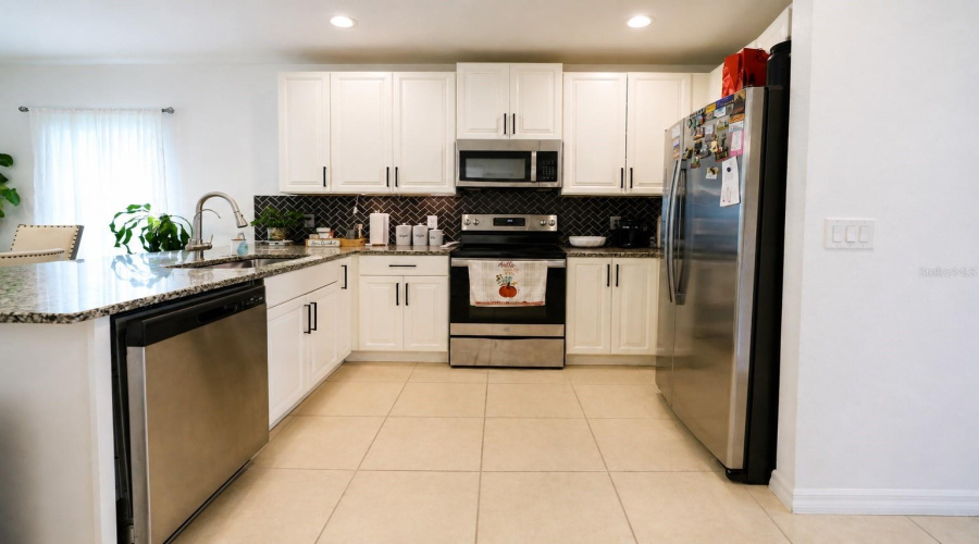 KISSIMMEE, Florida 34746, 3 Bedrooms Bedrooms, ,2 BathroomsBathrooms,Residential,For Sale,ROYAL POINT,0,MFRS5155361