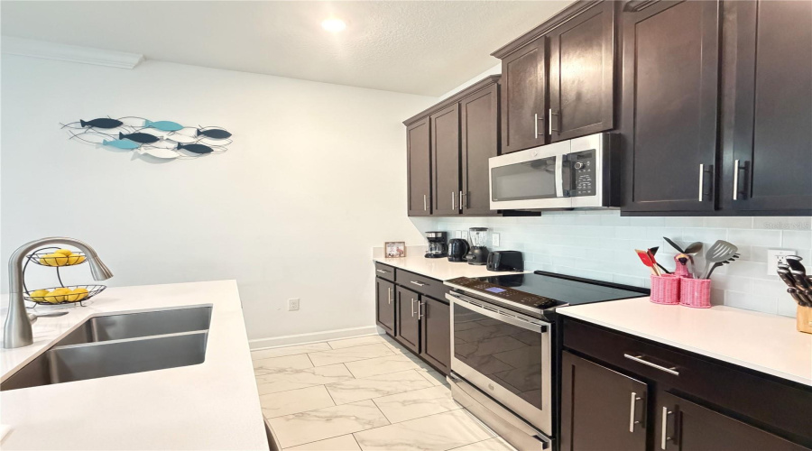 KISSIMMEE, Florida 34746, 4 Bedrooms Bedrooms, ,3 BathroomsBathrooms,Residential,For Sale,PARAGRAPH,0,MFRO6432816