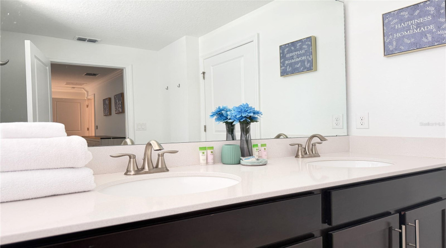 KISSIMMEE, Florida 34746, 4 Bedrooms Bedrooms, ,3 BathroomsBathrooms,Residential,For Sale,PARAGRAPH,0,MFRO6432816