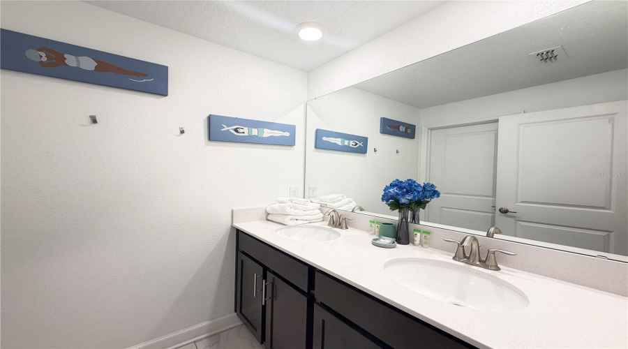 KISSIMMEE, Florida 34746, 4 Bedrooms Bedrooms, ,3 BathroomsBathrooms,Residential,For Sale,PARAGRAPH,0,MFRO6432816