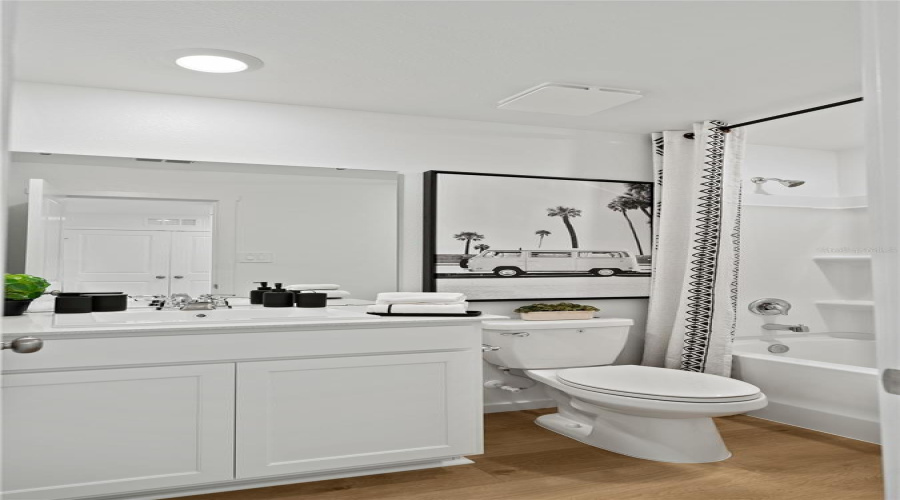 DAVENPORT, Florida 33837, 3 Bedrooms Bedrooms, ,2 BathroomsBathrooms,Residential,For Sale,MALOOF,0,MFRO6432696