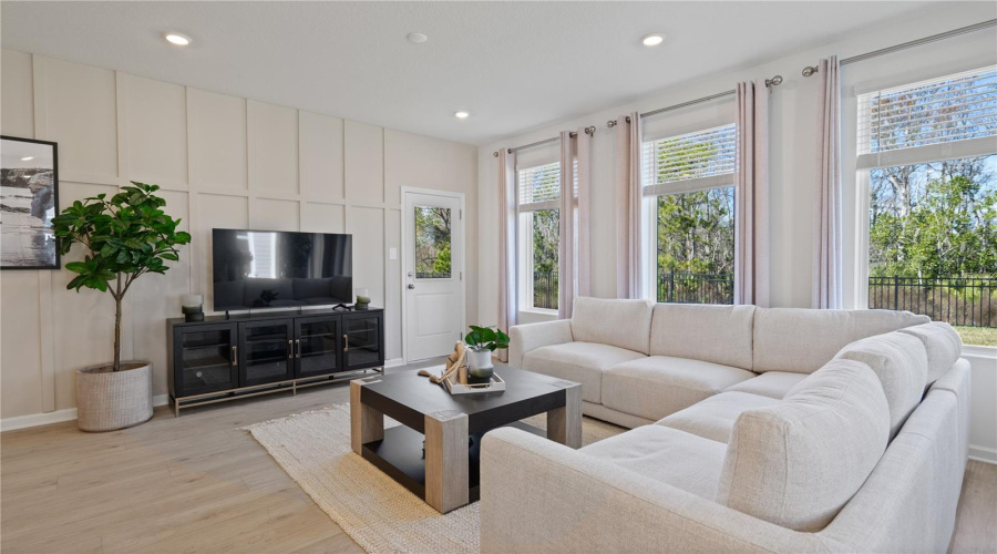 DAVENPORT, Florida 33837, 4 Bedrooms Bedrooms, ,2 BathroomsBathrooms,Residential,For Sale,WALTHAM FOREST,0,MFRO6432723