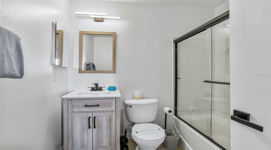 DAVENPORT, Florida 33897, 6 Bedrooms Bedrooms, ,4 BathroomsBathrooms,Residential,For Sale,NAZHA,0,MFRO6432646