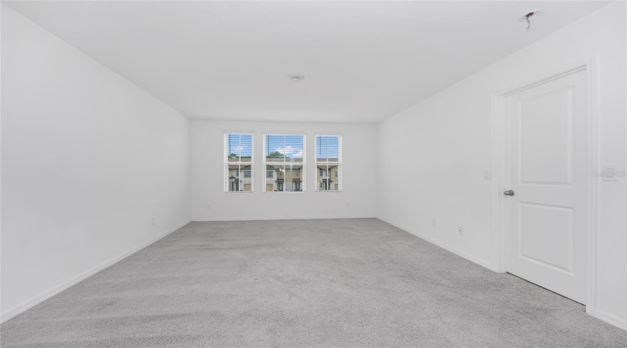 DAVENPORT, Florida 33896, 3 Bedrooms Bedrooms, ,2 BathroomsBathrooms,Residential,For Sale,DISCOVERY,0,MFRO6432840