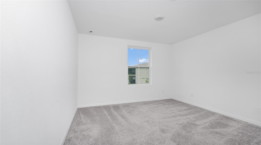 DAVENPORT, Florida 33896, 3 Bedrooms Bedrooms, ,2 BathroomsBathrooms,Residential,For Sale,DISCOVERY,0,MFRO6432840