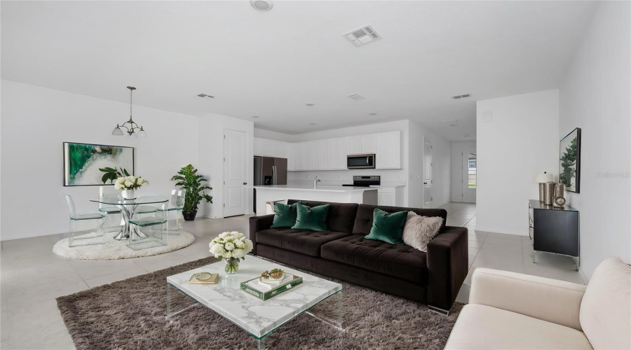 DAVENPORT, Florida 33896, 3 Bedrooms Bedrooms, ,2 BathroomsBathrooms,Residential,For Sale,DISCOVERY,0,MFRO6432840