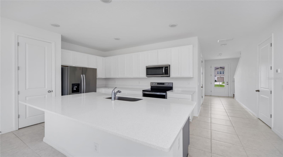 DAVENPORT, Florida 33896, 3 Bedrooms Bedrooms, ,2 BathroomsBathrooms,Residential,For Sale,DISCOVERY,0,MFRO6432840