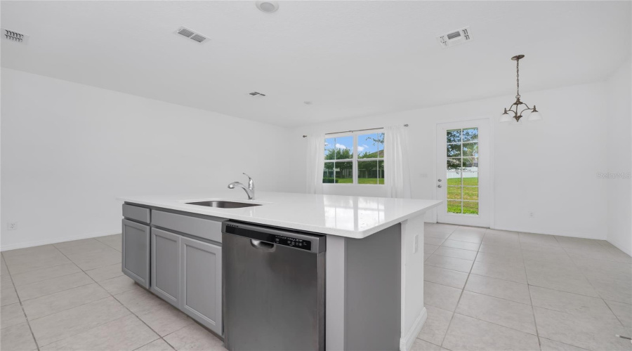 DAVENPORT, Florida 33896, 3 Bedrooms Bedrooms, ,2 BathroomsBathrooms,Residential,For Sale,DISCOVERY,0,MFRO6432840