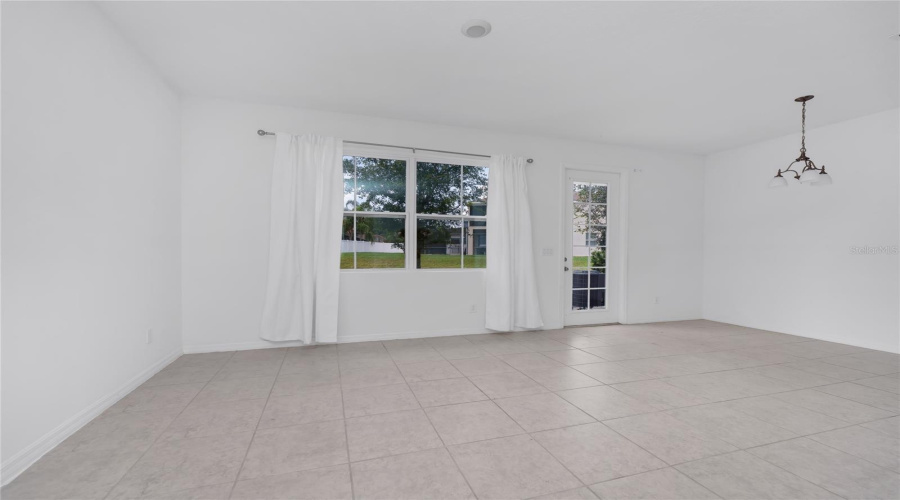 DAVENPORT, Florida 33896, 3 Bedrooms Bedrooms, ,2 BathroomsBathrooms,Residential,For Sale,DISCOVERY,0,MFRO6432840