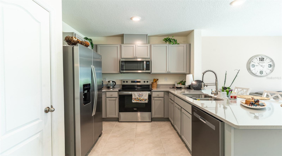DAVENPORT, Florida 33837, 3 Bedrooms Bedrooms, ,2 BathroomsBathrooms,Residential,For Sale,ROCK ELM,0,MFRL4964136