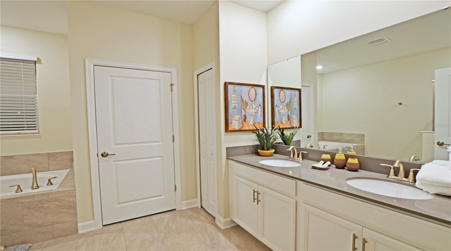 KISSIMMEE, Florida 34746, 9 Bedrooms Bedrooms, ,5 BathroomsBathrooms,Residential,For Sale,BOOKMARK,0,MFRT3543495