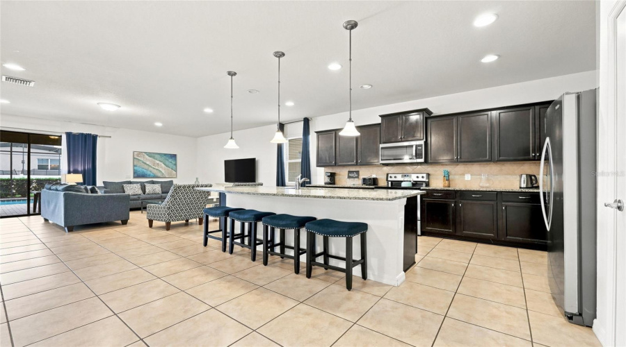 KISSIMMEE, Florida 34747, 8 Bedrooms Bedrooms, ,6 BathroomsBathrooms,Residential,For Sale,LIMA,0,MFRO6431809