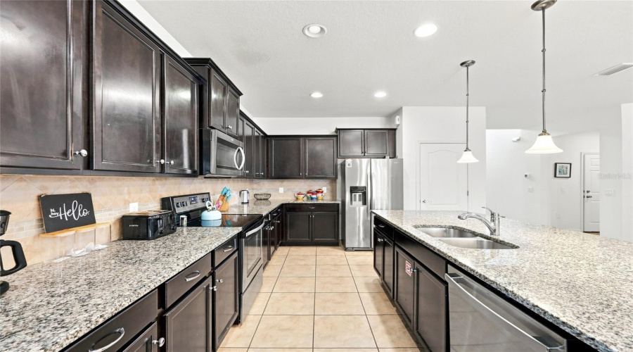 KISSIMMEE, Florida 34747, 8 Bedrooms Bedrooms, ,6 BathroomsBathrooms,Residential,For Sale,LIMA,0,MFRO6431809
