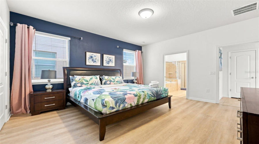 KISSIMMEE, Florida 34747, 8 Bedrooms Bedrooms, ,6 BathroomsBathrooms,Residential,For Sale,LIMA,0,MFRO6431809