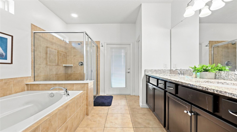 KISSIMMEE, Florida 34747, 8 Bedrooms Bedrooms, ,6 BathroomsBathrooms,Residential,For Sale,LIMA,0,MFRO6431809
