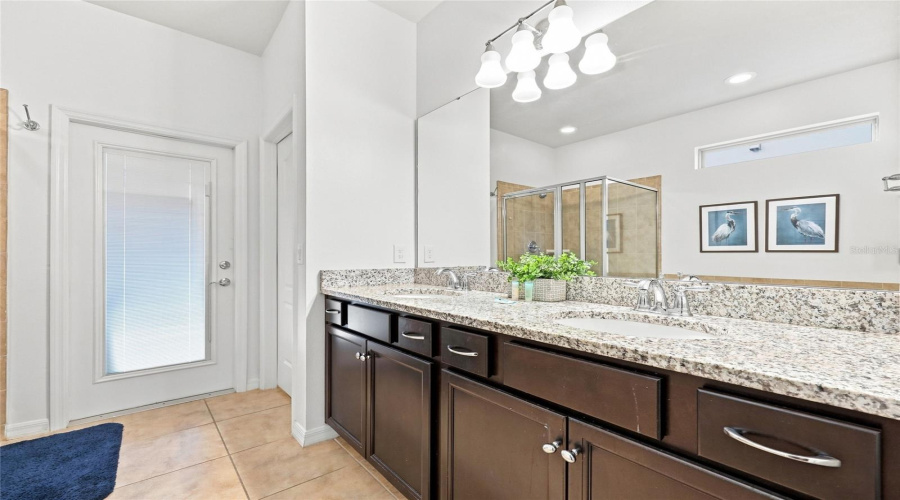 KISSIMMEE, Florida 34747, 8 Bedrooms Bedrooms, ,6 BathroomsBathrooms,Residential,For Sale,LIMA,0,MFRO6431809
