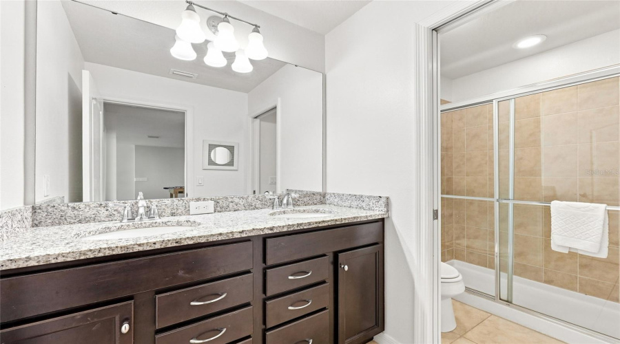 KISSIMMEE, Florida 34747, 8 Bedrooms Bedrooms, ,6 BathroomsBathrooms,Residential,For Sale,LIMA,0,MFRO6431809
