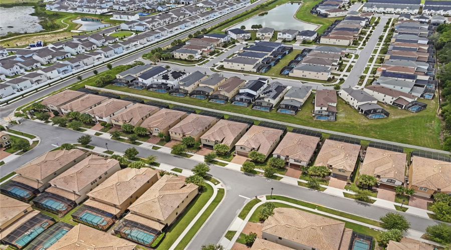KISSIMMEE, Florida 34747, 8 Bedrooms Bedrooms, ,6 BathroomsBathrooms,Residential,For Sale,LIMA,0,MFRO6431809