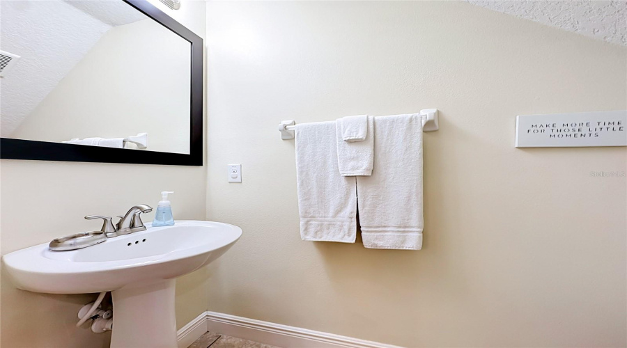 DAVENPORT, Florida 33896, 3 Bedrooms Bedrooms, ,2 BathroomsBathrooms,Residential,For Sale,ROSEVILLE,0,MFRTB8531882
