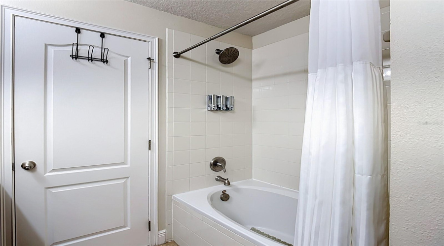 DAVENPORT, Florida 33896, 3 Bedrooms Bedrooms, ,2 BathroomsBathrooms,Residential,For Sale,ROSEVILLE,0,MFRTB8531882