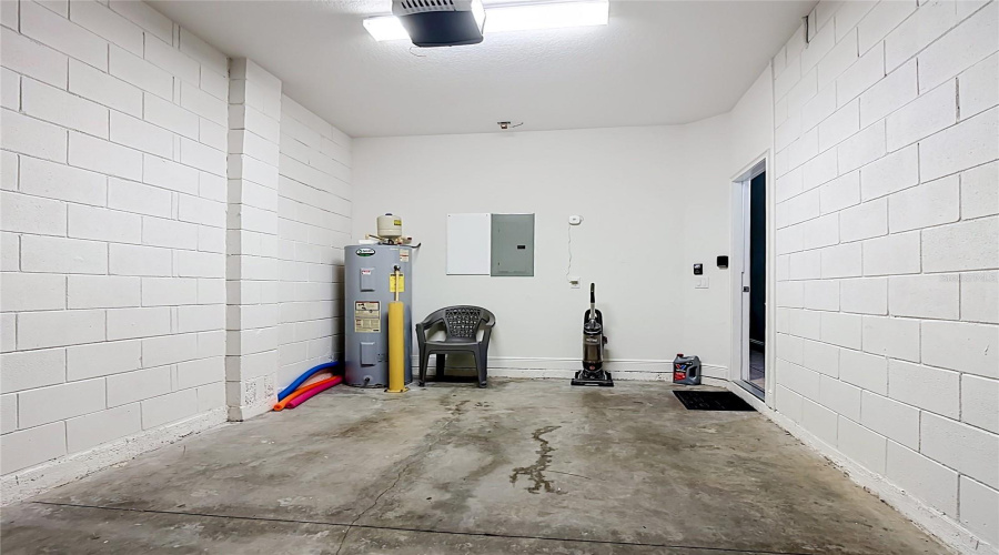 DAVENPORT, Florida 33896, 3 Bedrooms Bedrooms, ,2 BathroomsBathrooms,Residential,For Sale,ROSEVILLE,0,MFRTB8531882