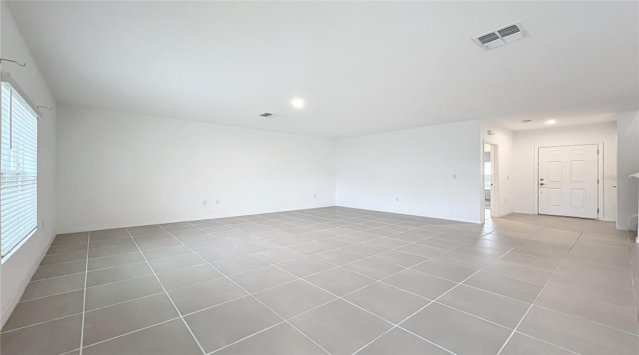 DAVENPORT, Florida 33897, 5 Bedrooms Bedrooms, ,3 BathroomsBathrooms,Residential,For Sale,COSTA BLANCA WAY,0,MFRO6432926